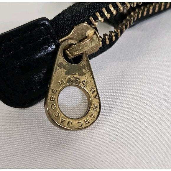 Marc By Marc Jacobs Black Leather Turnlock Tip Zip Rectangular Wallet Clutch - Picture 10 of 12